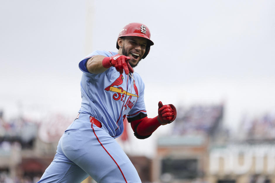 Báez fue protagonista en su debut al conectar tres cuadrangulares ante los Cachorros. (Foto: AFP)
