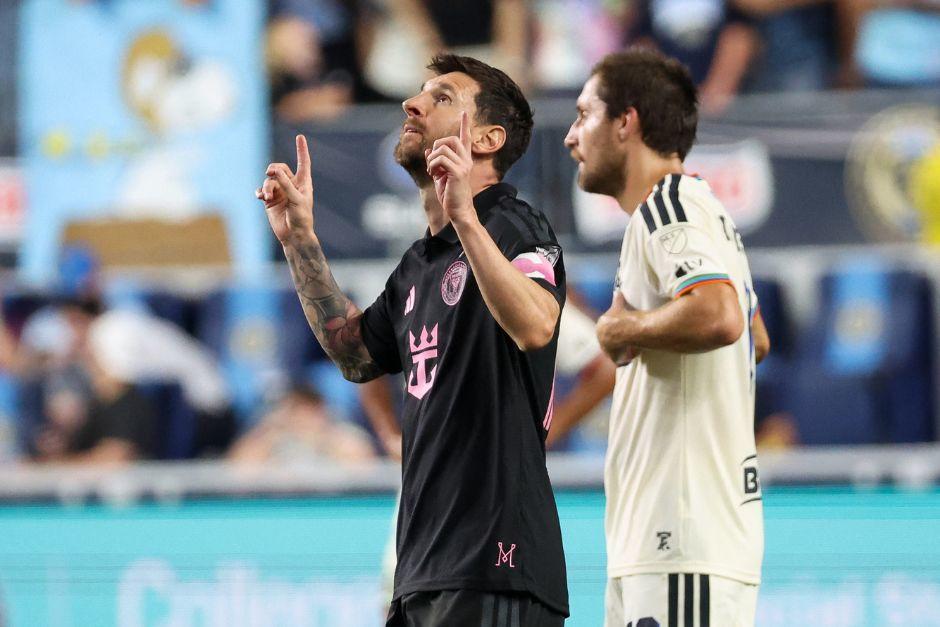 El delantero argentino dedicó su gol al cielo, justo unas semanas después del fallecimiento de su padre. (Foto: AFP)