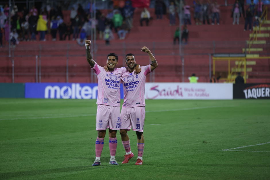 El conjunto chicharronero celebró sus primeros tres puntos en la Copa Centroamericana. (Foto: Juan Mijangos / Nuestro Diario) 