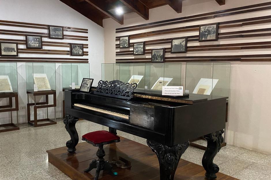Este piano era el que utilizaba para componer sus obras, el cual fue traído desde Londres. (Foto: Carlos Sotz)