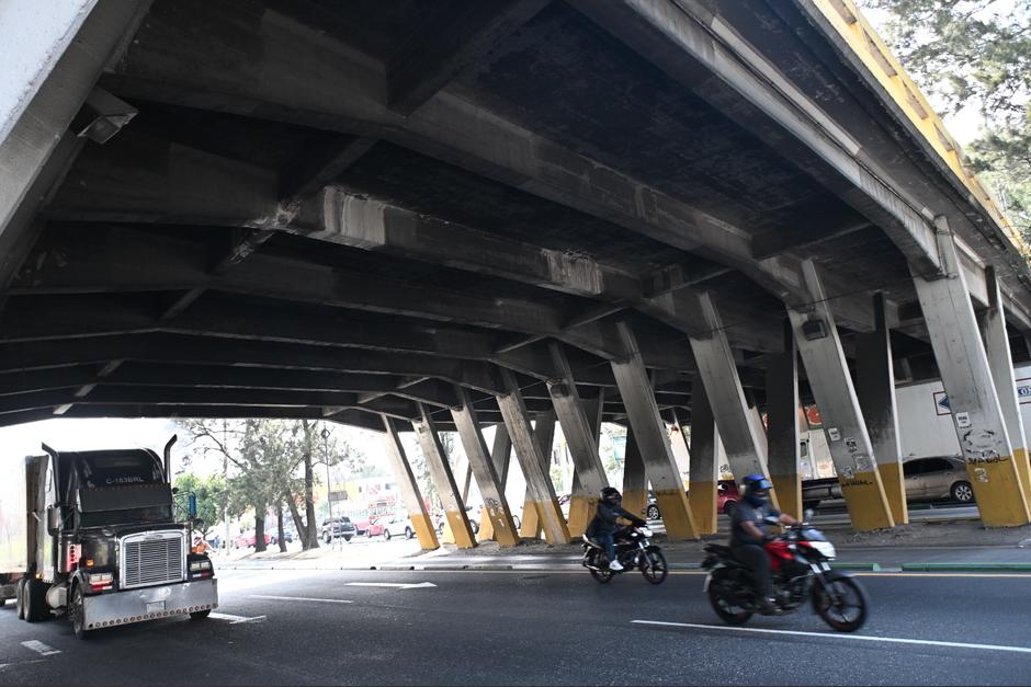 Debido al deterioro del puente se ha limitado el paso vehicular. (Foto: José Luis Pos / Colaborador)
