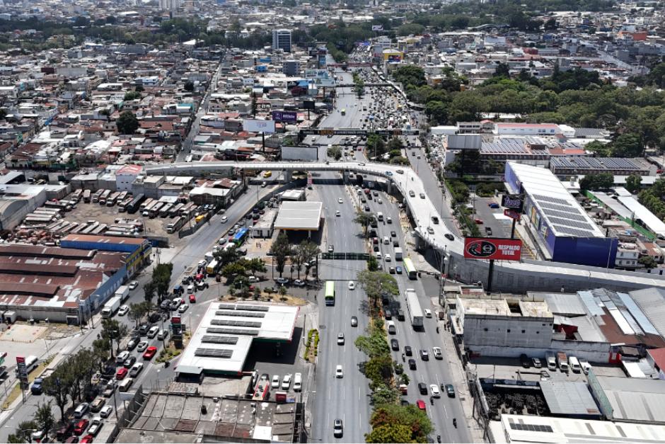 El paso a desnivel Roosevelt se une a las rutas alternas implementadas para evitar el congestionamiento en El Trébol. (Foto: Juan Carlos Pérez)
