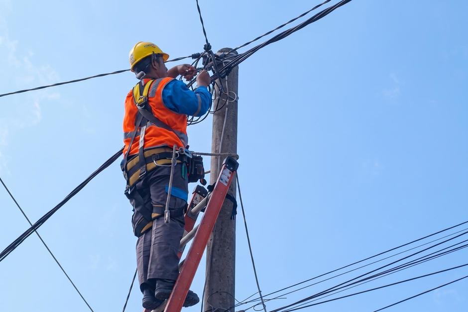 El mantenimiento eléctrico podría causar baja presión o suspensión del servicio de agua en algunos sectores. (Foto ilustrativa vía: Shutterstock)