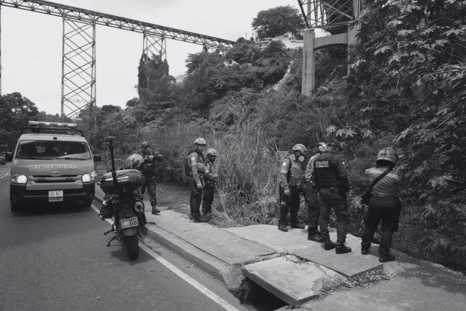 El cuerpo fue encontrado bajo el puente Belice, en la zona 5 capitalina. (Foto: CBM)