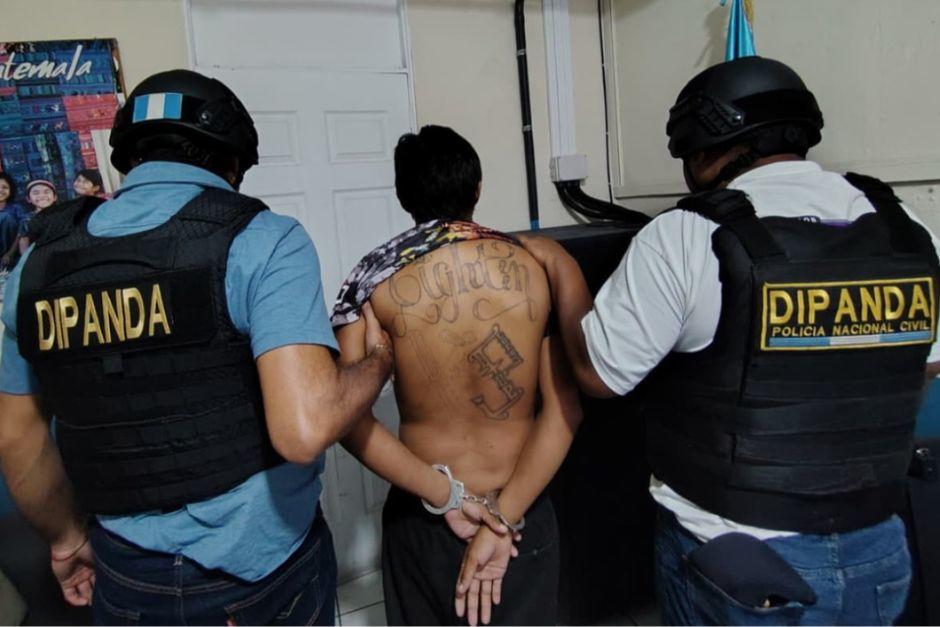 El terrorista salvadoreño fue entregado a las autoridades de su país. (Foto: PNC)