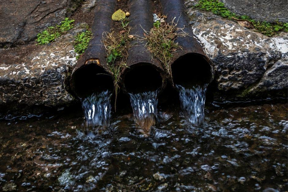 El Congreso analiza las iniciativas 6816 y 6834 para regular el uso y gestión del agua. (Foto ilustrativa: Shutterstock)