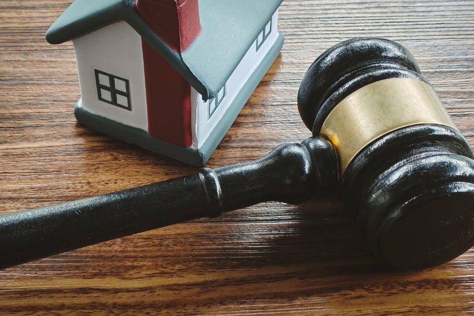 Una enmienda para exonerar multas, intereses y mora del IUSI quedó fuera del decreto final aprobado por el Congreso. (Foto Ilustrativa: Shutterstock) 