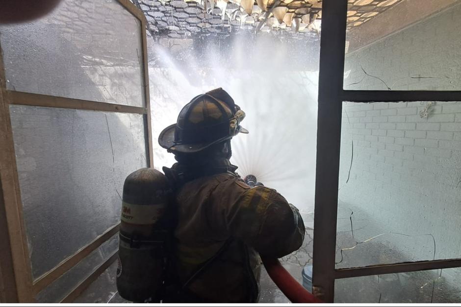 Los cuerpos de socorro han atendido varias emergencias en las últimas horas. (Foto: Bomberos Voluntarios / Soy502)