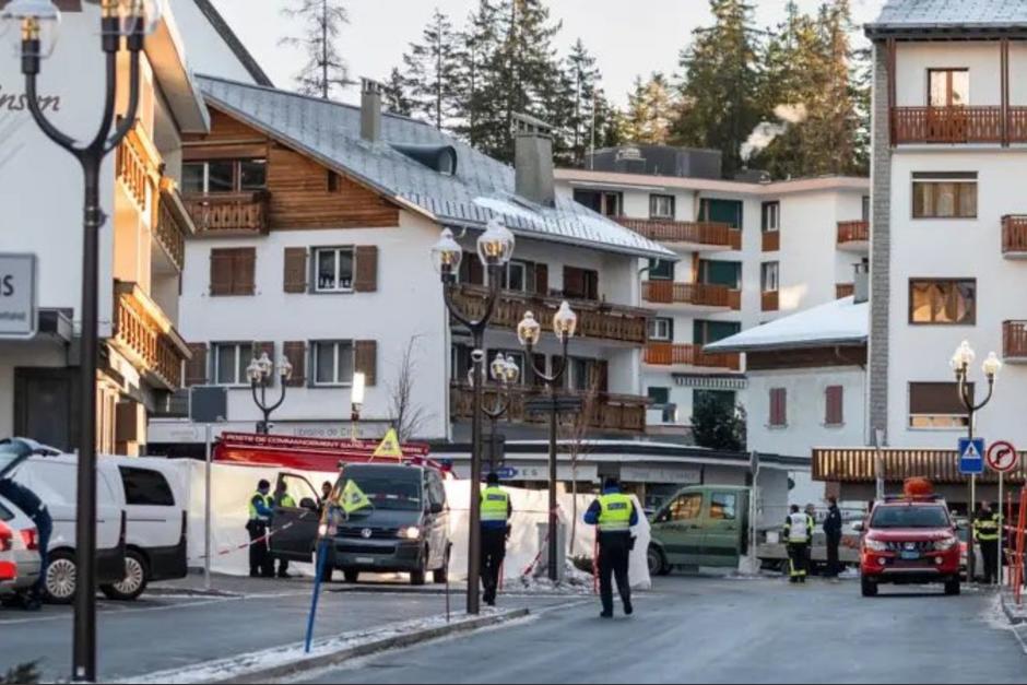 Las autoridades suizas trabajan en el lugar que ocurrió el siniestro. (Foto: @RaportSwiatowy / Soy502)