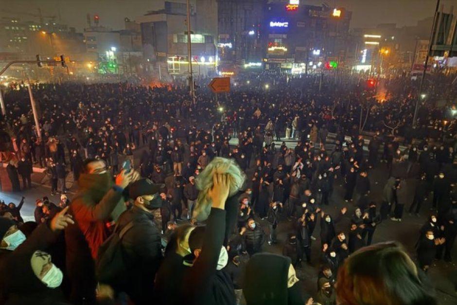 Cientos de personas continúan protestando en las calles desde finales del 2025. (Foto: redes sociales)