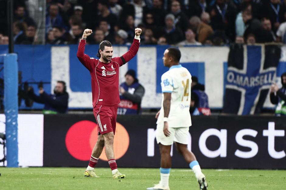 Dominik Szoboszlai fue el autor del primer tanto de los reds, que abrió la puerta de la goleada visitante. (Foto: AFP)