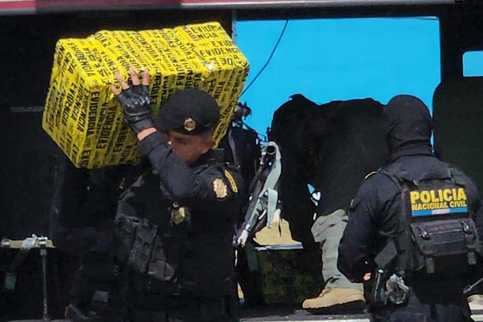 Se seguirán analizando otros contenedores para evaluar si se encuentran más ilícitos. (Foto: Jorge Sente/Nuestro Diario)