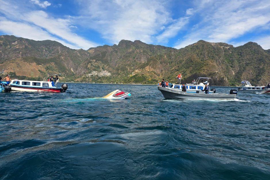 El piloto de la lancha volcada en el lago de Atitlán había sido capturado minutos después del trágico accidente. (Foto: Ejército de Guatemala)