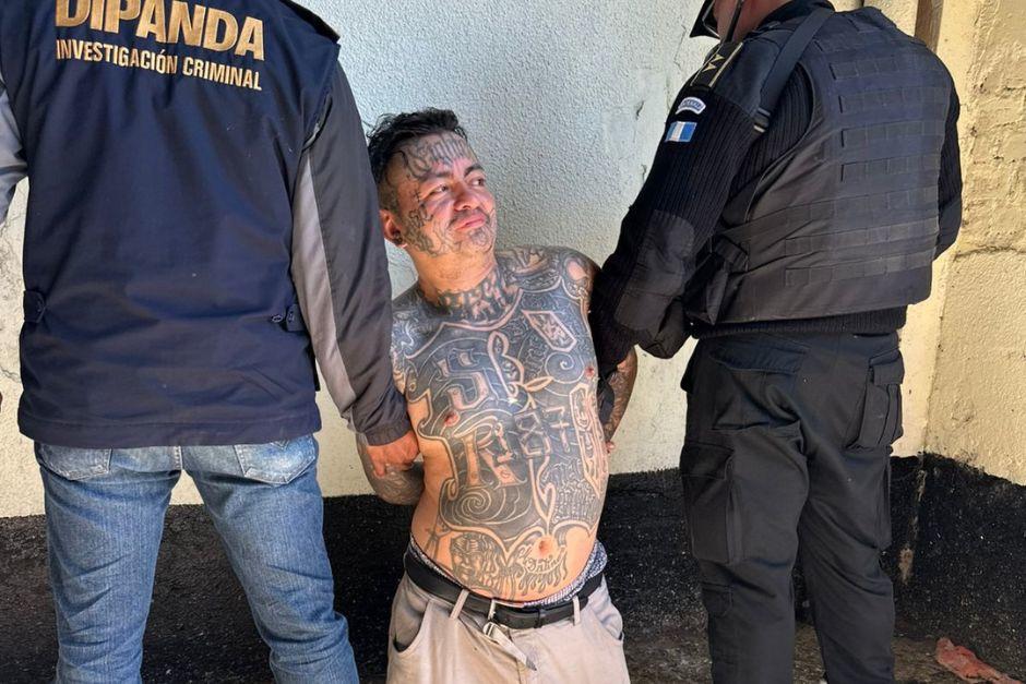 El recapturado Carlos Agustín Reyes Popol, alias “Bufón”, es uno de los terroristas del Barrio 18 que se fugaron de Fraijanes II. (Foto: PNC)