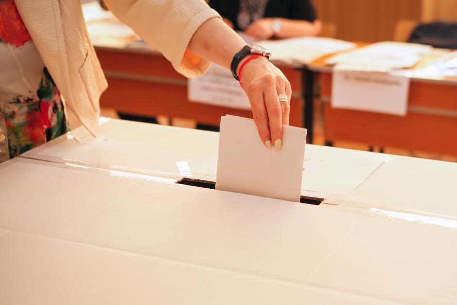 El Colegio de Abogados emitió un pronunciamiento respecto a las acciones para evitar la participación de profesionales afines en elecciones de segundo grado. (Foto: Canva/Soy502)