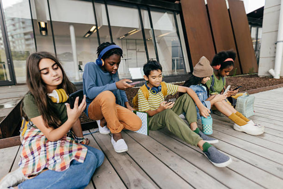 Una de las propuestas de la ley es de que las plataformas estén obligadas a introducir un sistema de verificación de edad. (Foto ilustrativa: istock)