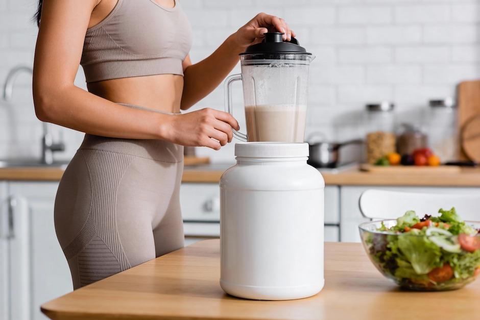 La entidad aclara que los niños no necesitan consumir proteína hidrolizada. (Foto: Shtuterstock)