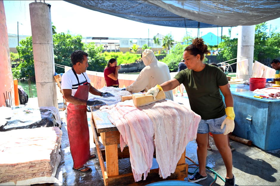Utilizan un método artesanal para secar el pescado. (Foto: Henry López/Colaborador)