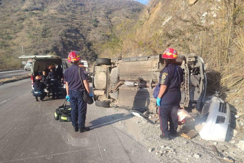 Bomberos Voluntarios acudieron a cubrir la emergencia. (Foto: redes sociales)