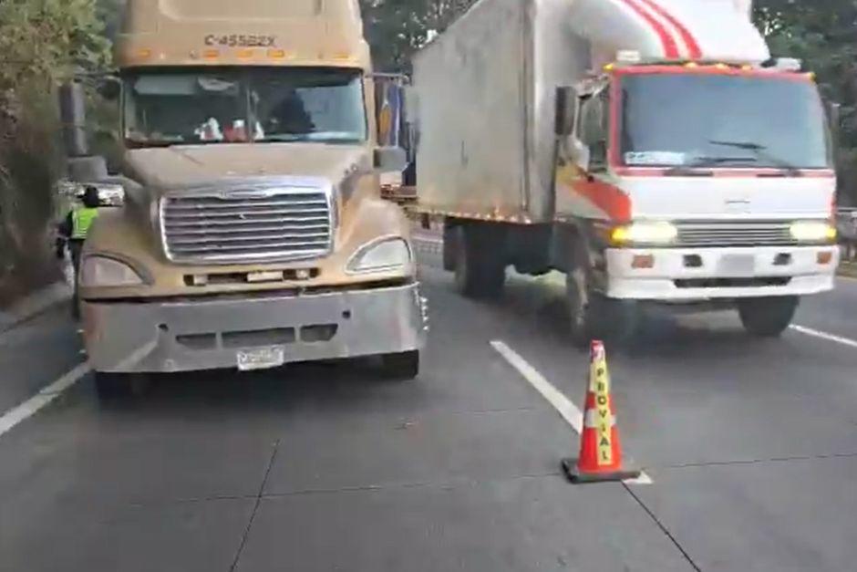 El transporte quedó varado sobre la ruta. (Foto: Captura de video)