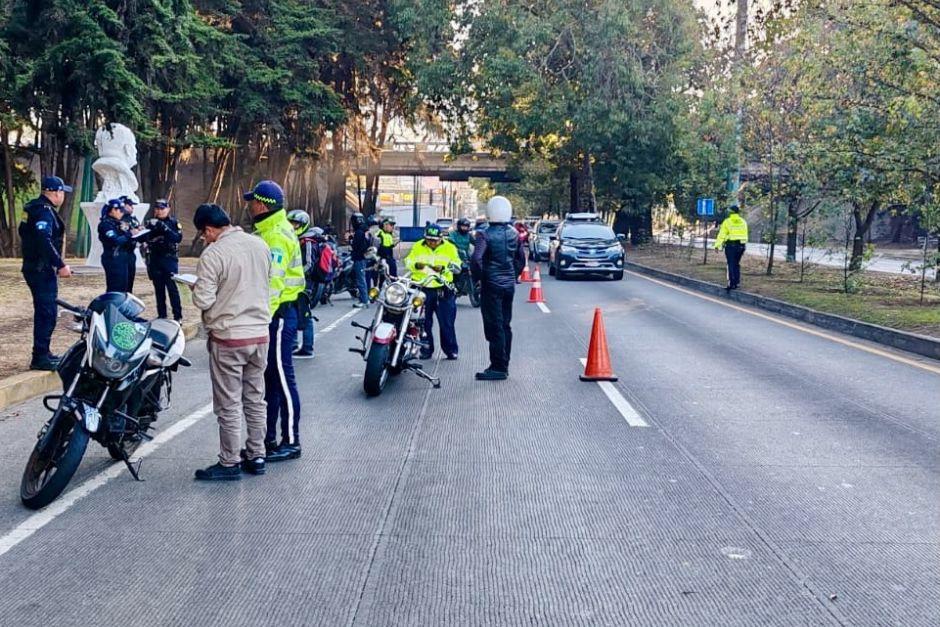 Las autoridades mantiene el operativo para combatir las carreras clandestinas. (Foto: Municipalidad de San Lucas Sacatepéquez)