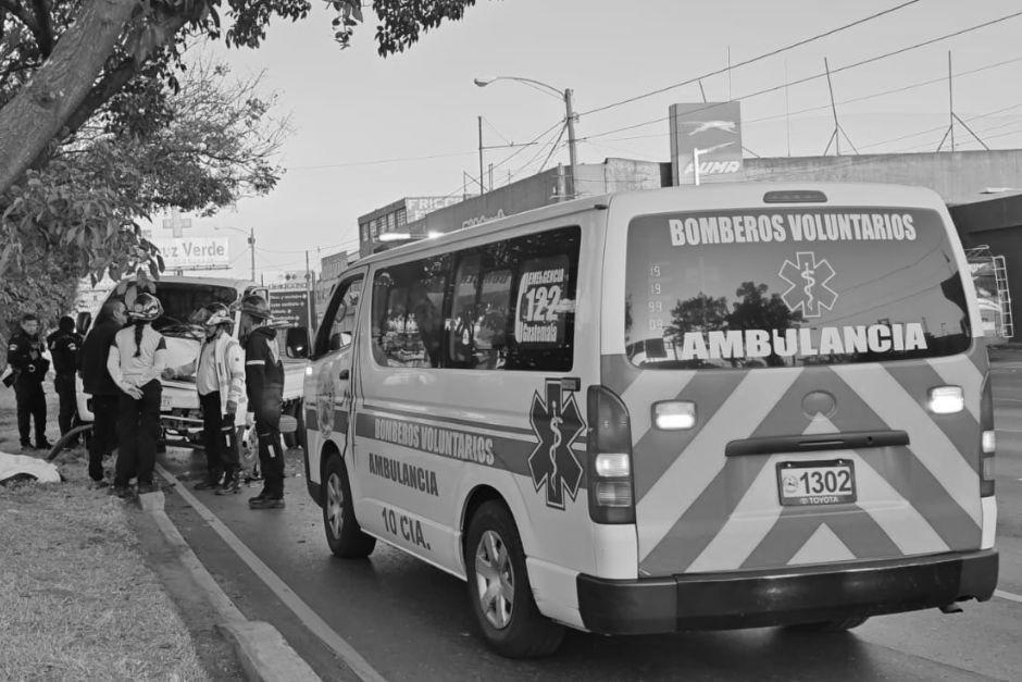 Bomberos Voluntarios acudieron a cubrir esta emergencia. (Foto: Bomberos Voluntarios)