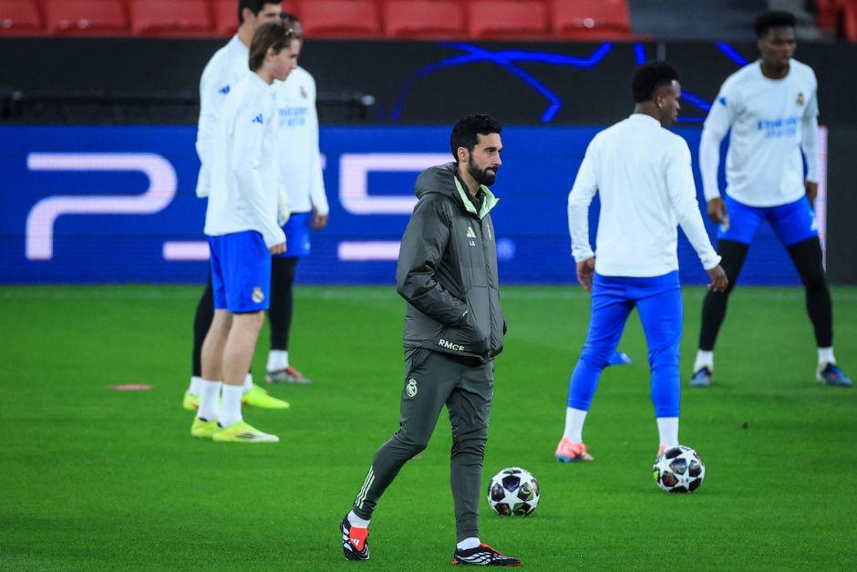 Arbeloa trabajó con su equipo en Lisboa, donde tienen la misión de tumbar al equipo de Mourinho. (Foto: AFP)