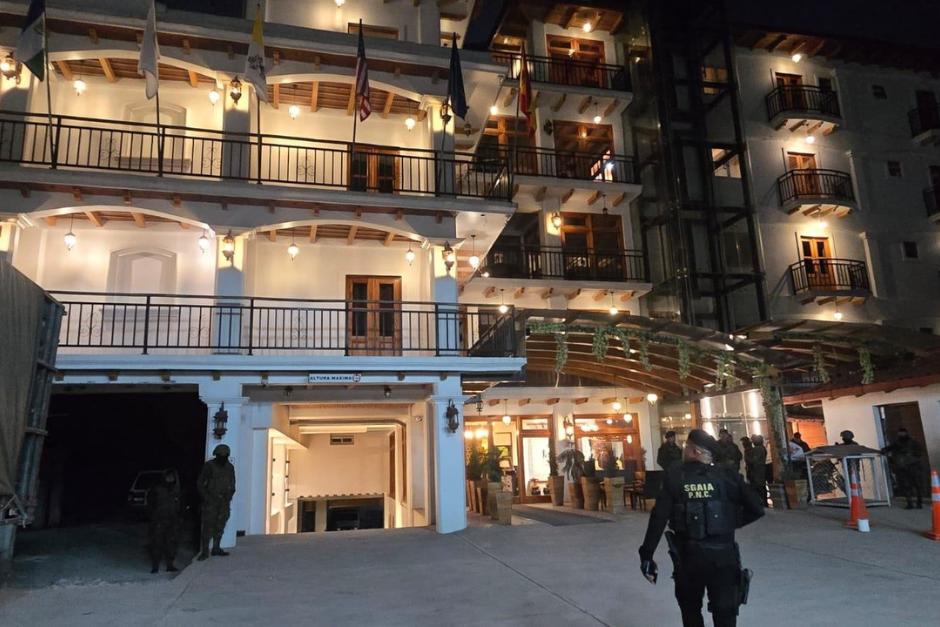 Autoridades allanaron el Hotel La Villa en San Pedro Soloma, Huehuetenango. (Foto: MP)