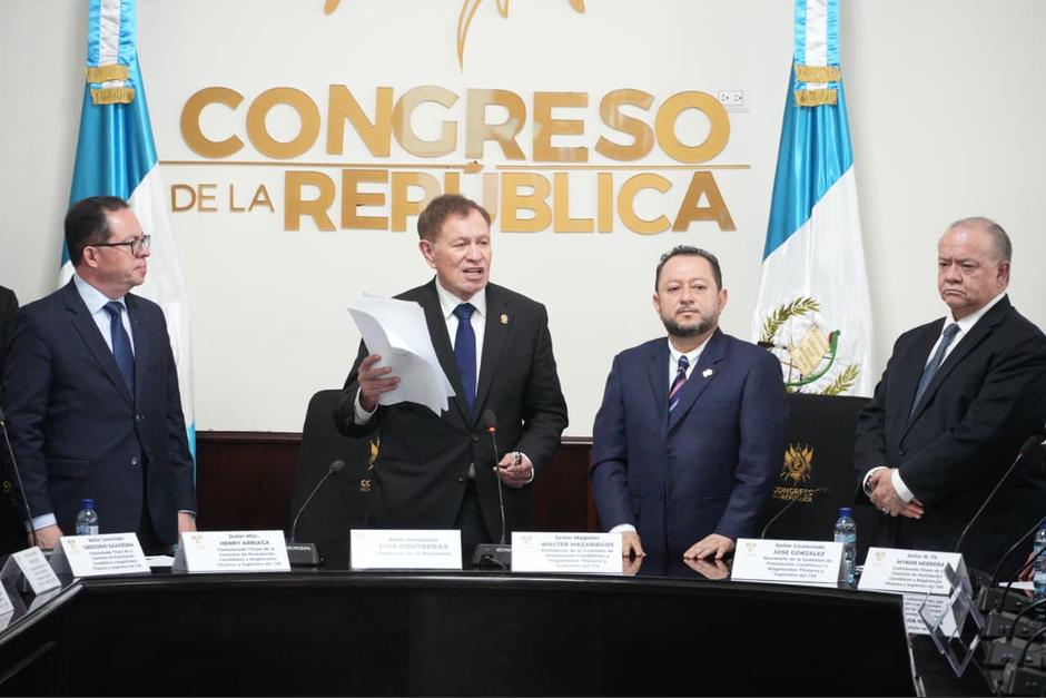 Presidente del Congreso recibe nómina de candidatos a magistrados del TSE. Wilder López/Soy502