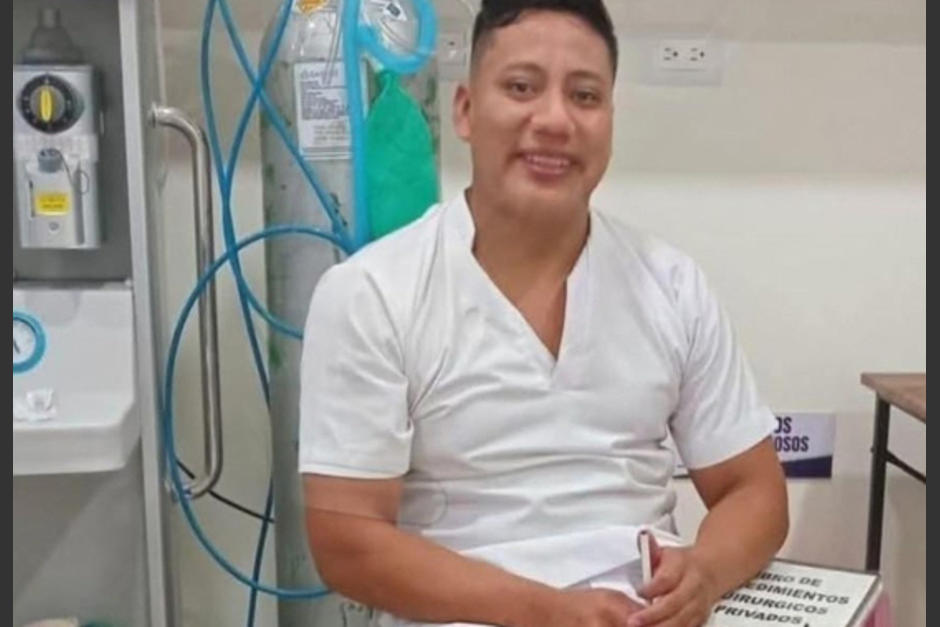 El cuerpo del enfermero fue hallado en el baño del hospital. (Foto: redes sociales)