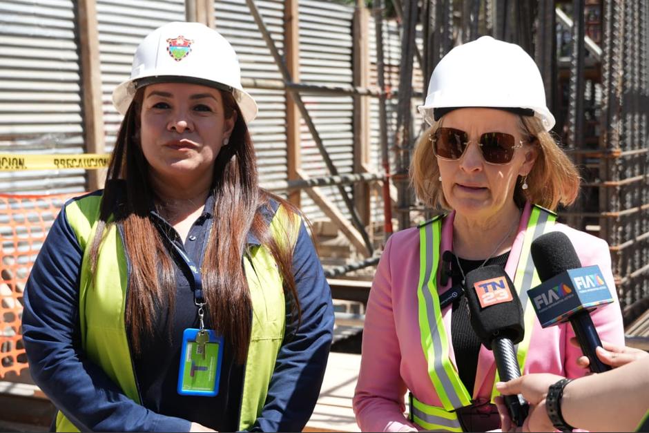La Embajadora de la Unión Europea, Johanna Karanko, habla sobre los avances del AeroMetro en la ciudad de Guatemala. (Foto: Wilder López/Soy502)