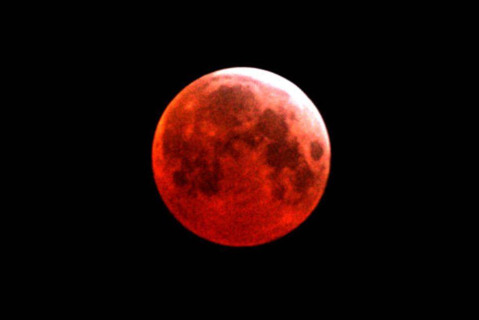 La Luna se verá de color rojizo ante el eclipse lunar total este 3 de marzo. (Foto ilustrativa: Getty Images)