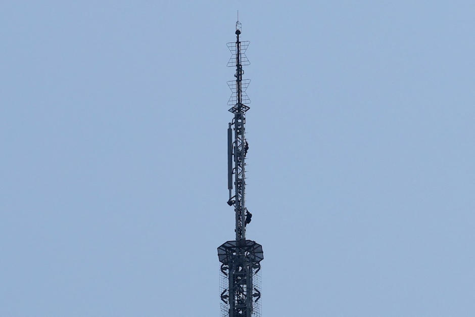 Angela Nikolau e Ivan Beerkus subieron el Empire State para comprometerse y fueron arrestados. (Foto: AFP)