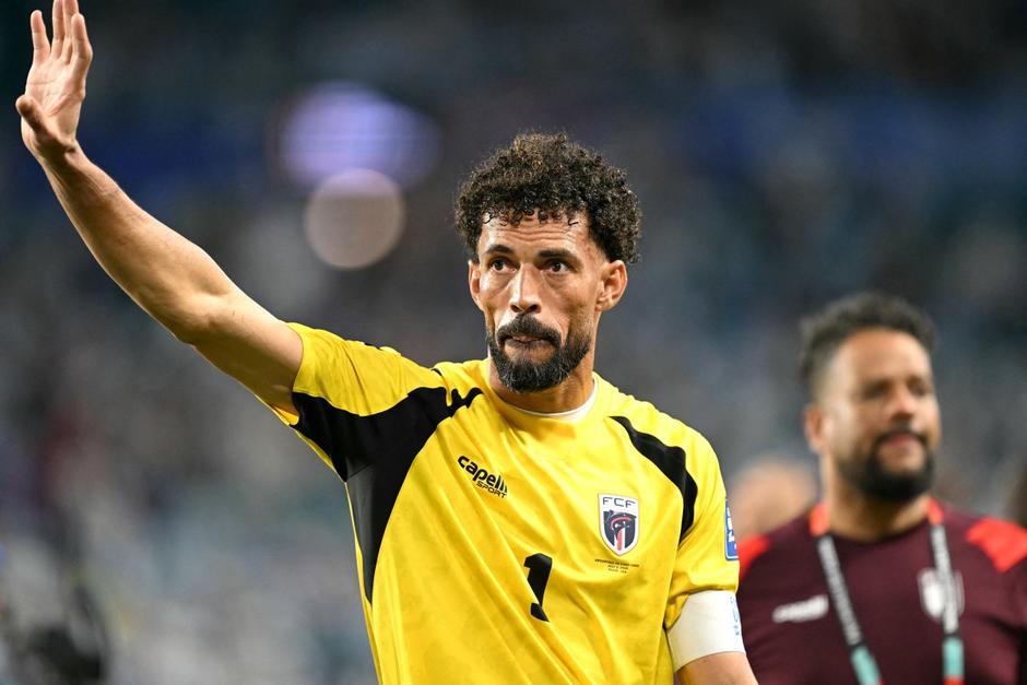 El guardameta caboverdiano, que terminó su travesía en el Mundial con 19.3 millones de seguidores en Instagram, agradeció el apoyo de la afición en cada partido. (Foto: AFP)