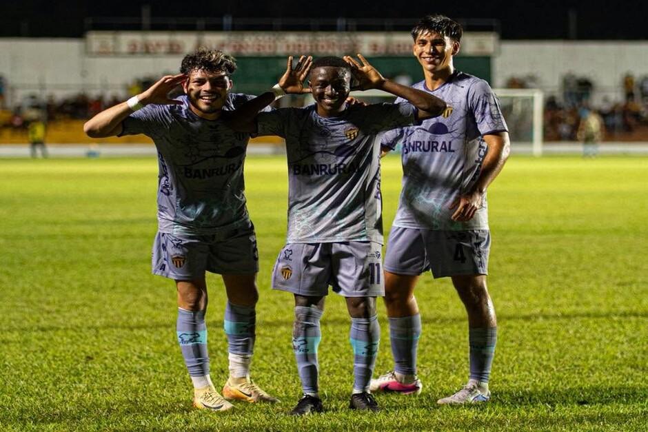 El conjunto panzaverde avanzó a las semifinales del torneo. (Foto: Antigua GFC)