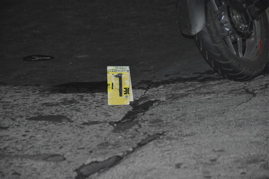 Dos sujetos armados que se conducían en una motocicleta dispararon contra el joven cerca de su vivienda. (Foto: Manuel Peralta/colaborador) 