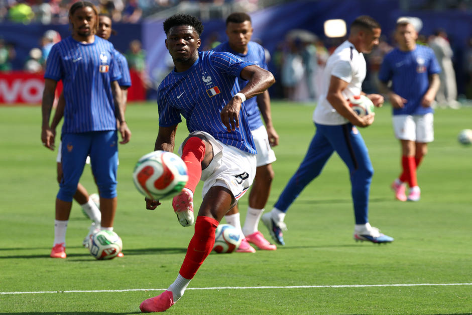 El mediocampista sufrió una molestia física antes del partido contra Paraguay del sábado. (Foto: AFP)