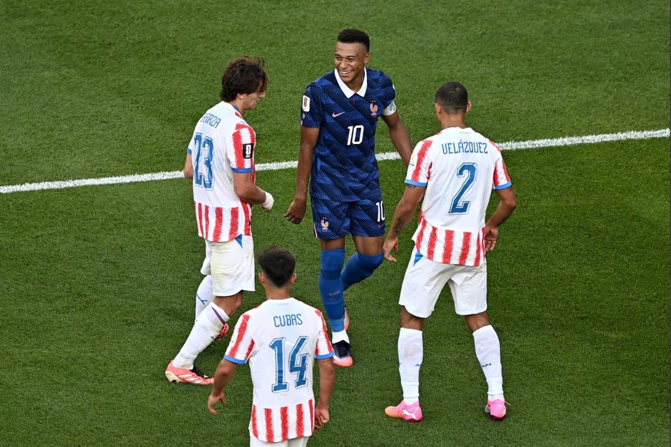 Mbappé marcó el gol del triunfo ante Paraguay, en un duelo bastante intenso que le dio el pase a Francia a los cuartos de final. (Foto: AFP)