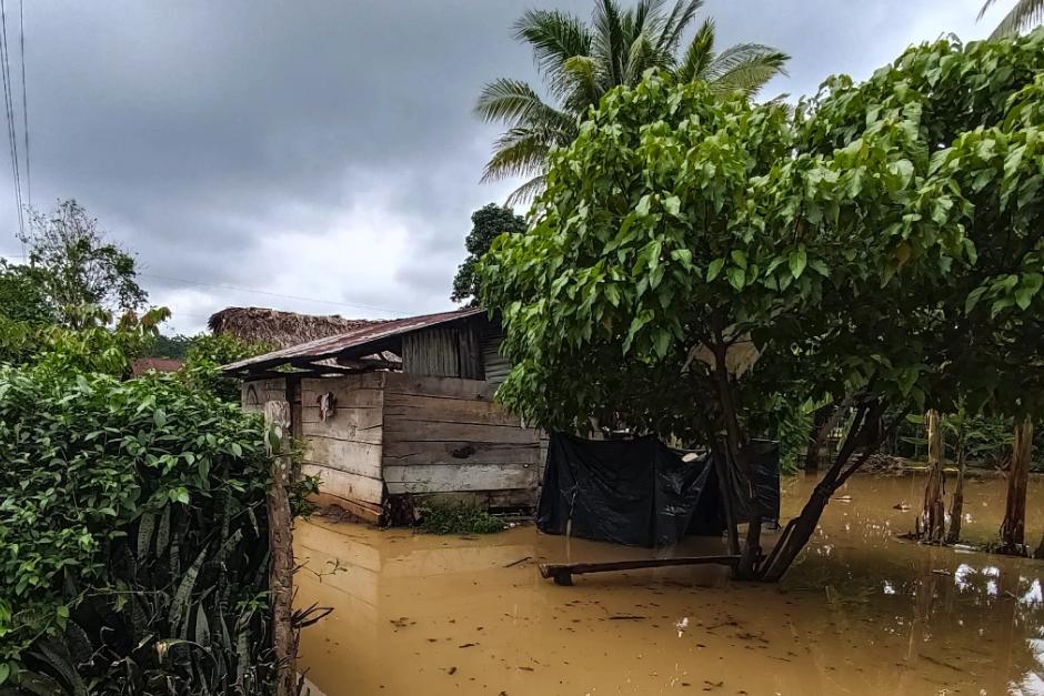 Las inundaciones continúan entre las principales emergencias atendidas durante la actual temporada de lluvias. (Foto: Conred)