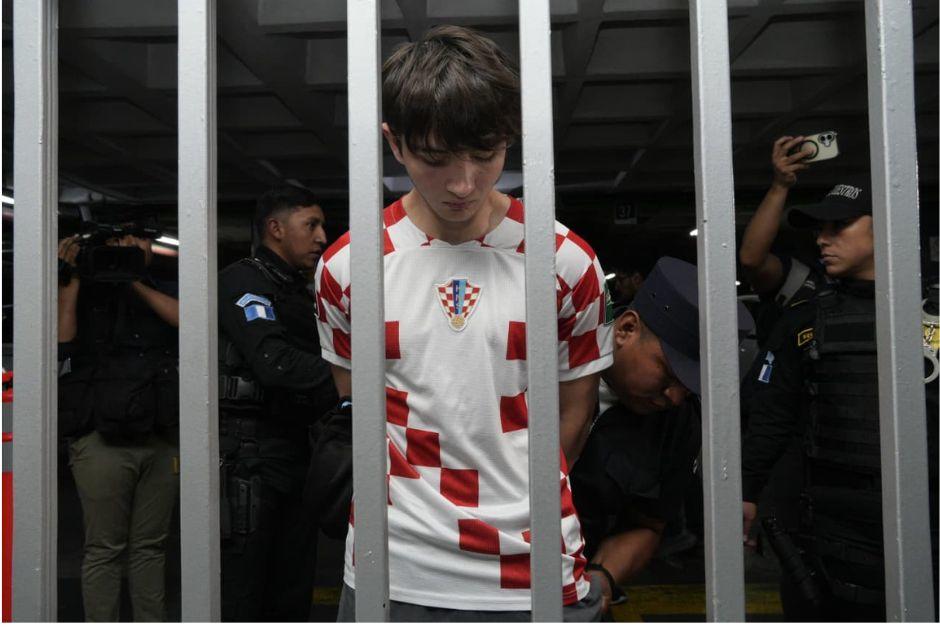 La PNC capturó en el municipio de Fraijanes a un sexto implicado en el secuestro del odontólogo Julio Martínez. (Foto. Wilder López/Soy502)