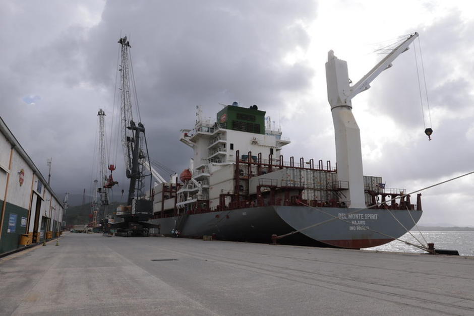 Luego de recuperar el acceso a una partida presupuestaria clave, Empornac reactivó proyectos de infraestructura que buscan fortalecer la capacidad operativa del puerto y prepararlo para recibir mayor carga. (Foto: SCSP / Soy502)