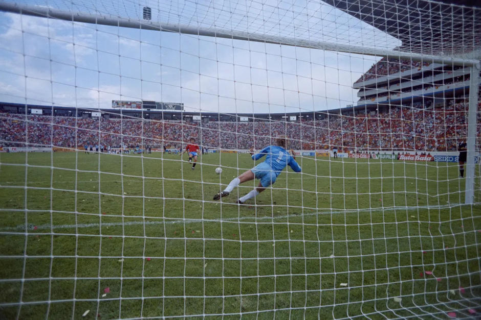 Eloy Olaya erró el penal con el que Bélgica avanzó a semifinales del Mundial de México 1986. (Foto: Getty Images)