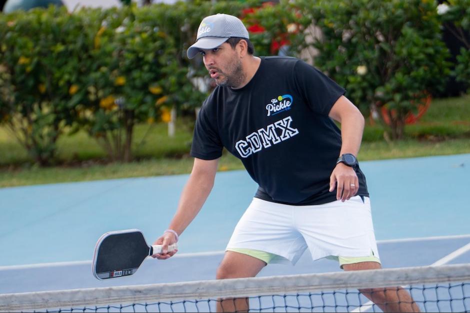 El guatemalteco Álvaro Montes llevó su pasión por el pickleball a México donde abrió un local para practicarlo. (Foto: Álvaro Montes)