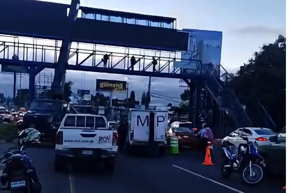 Una mujer motociclista falleció durante estos percances. (Foto: Captura de video)