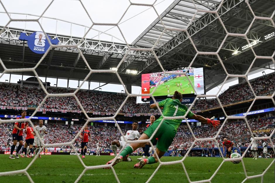 Inglaterra suma 13 anotaciones y 10 asistencias. Además, acumulan 94 remates, 38 entre los tres palos. (Foto: AFP)