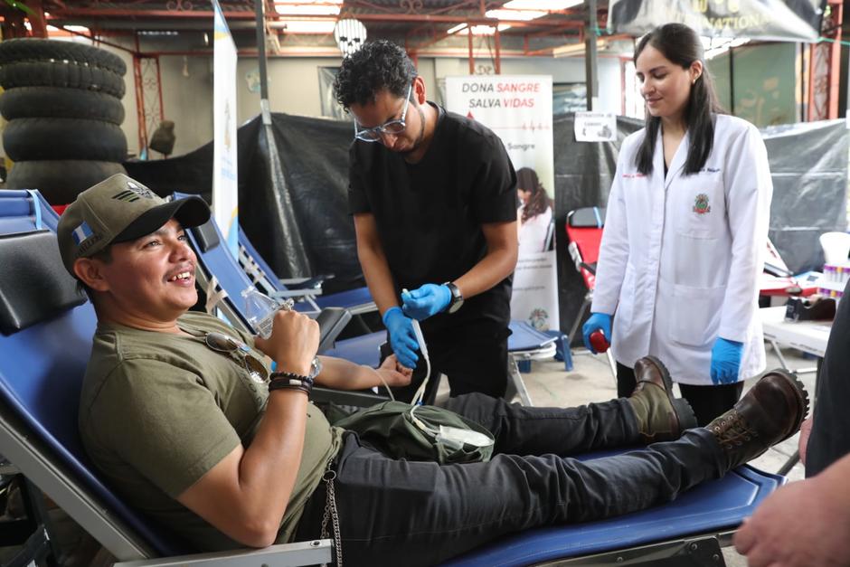 Motoclubes de Guatemala participaron en la primera Jornada de Donación de Sangre Motorizada para fortalecer los bancos de sangre del IGSS y apoyar la atención de pacientes en situación de emergencia. (Foto: IGSS / Soy502)