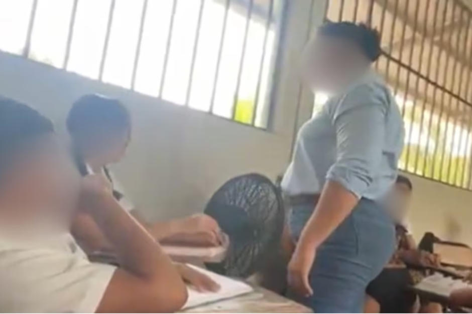 Un funcionario pide la destitución de maestra que agrede a niña en plena clase. (Foto: Captura de pantalla)