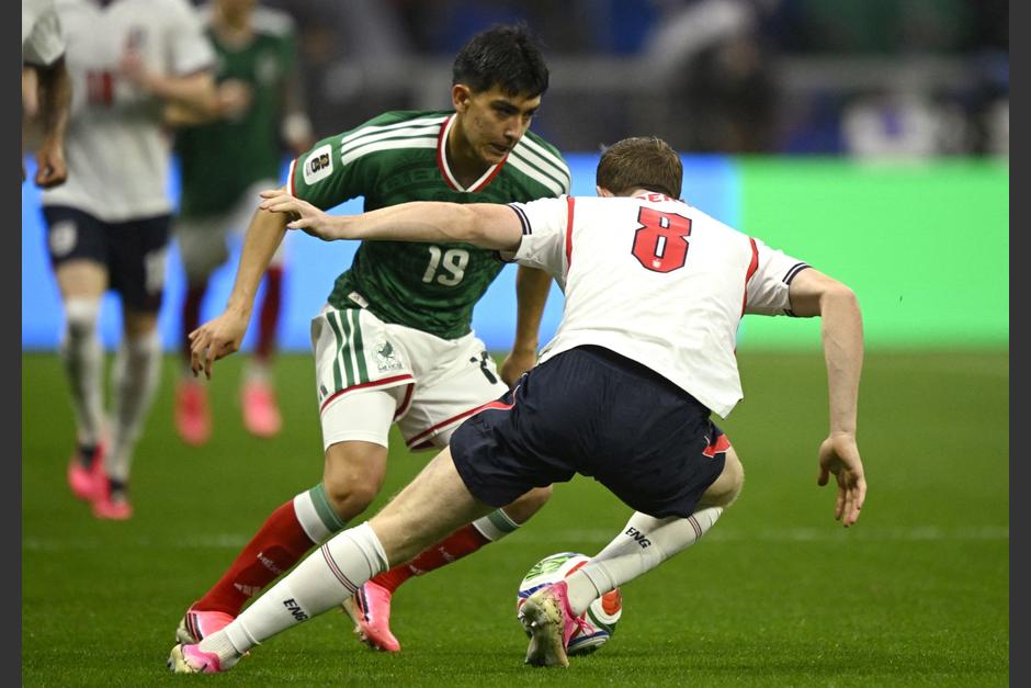 El juvenil Gilberto Mora acumuló 236 minutos con la selección absoluta de México en Norteamérica 2026. (Foto: AFP)