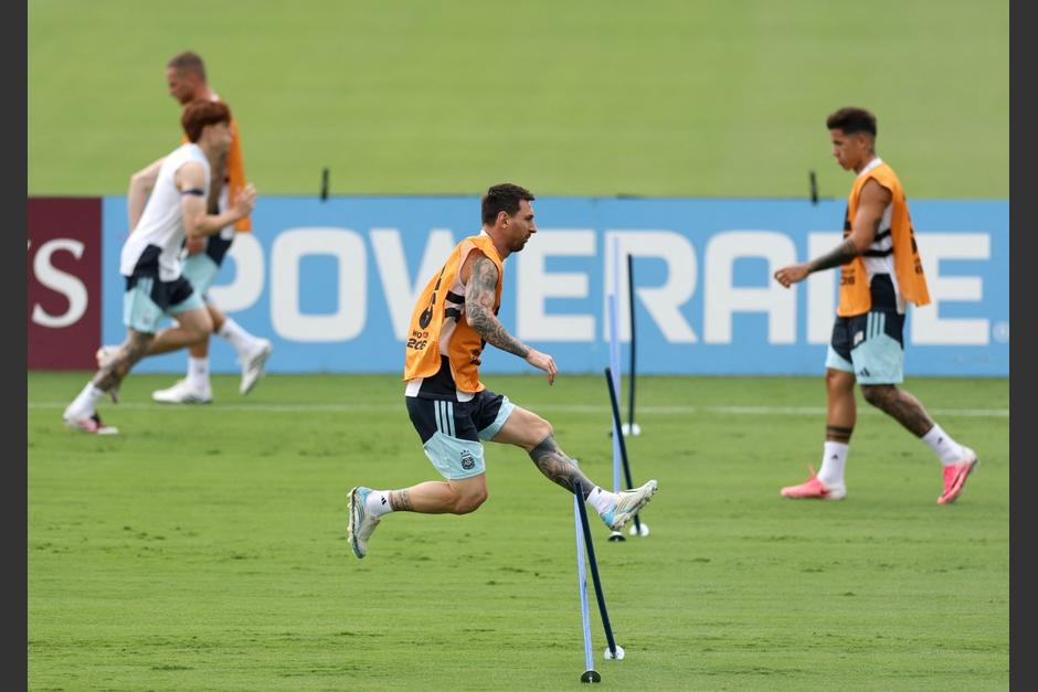 Argentina suma 98 remates, 58 dentro del área y 40 desde fuera. También registra 18 remates de cabeza y 31 tiros de esquina. (Foto: AFP)