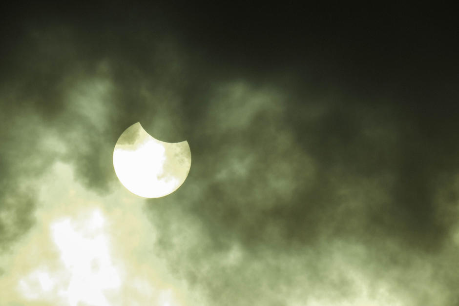 Esto aparece cuando buscas "eclipse solar" en Google. (Foto: Pexels)
